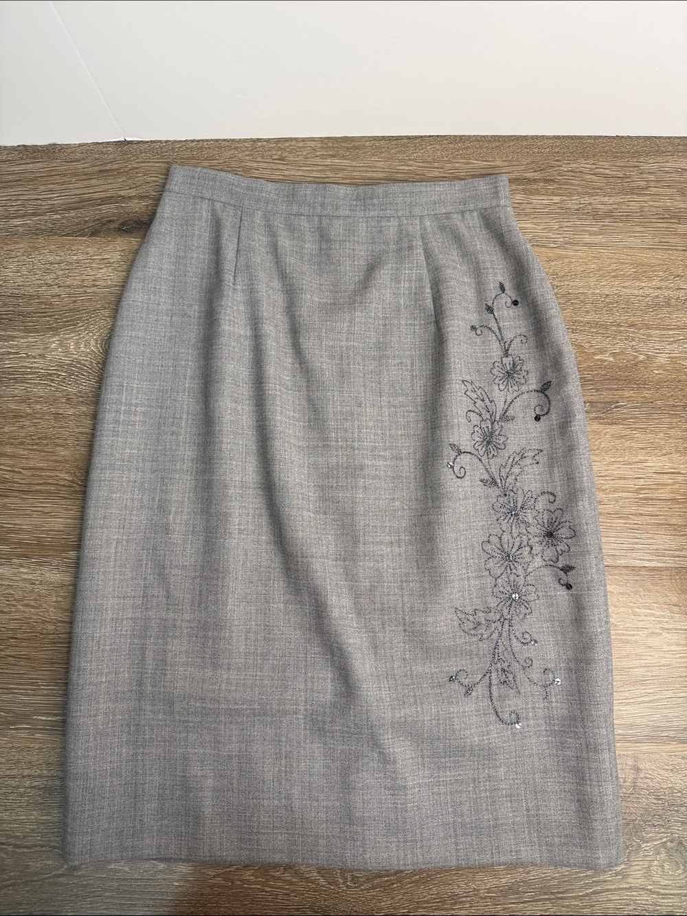 Jones New York Gray Wool Embroidered Pencil Skirt Size 4